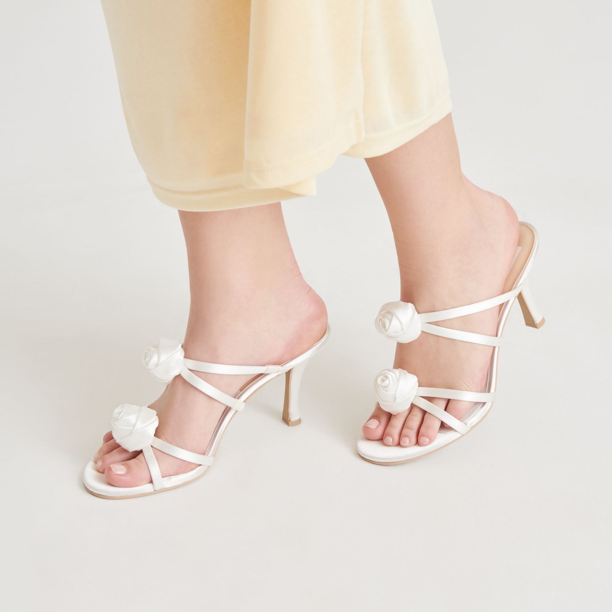 LINZY HEELS TRUE WHITE SATIN
 – Dolce Vita