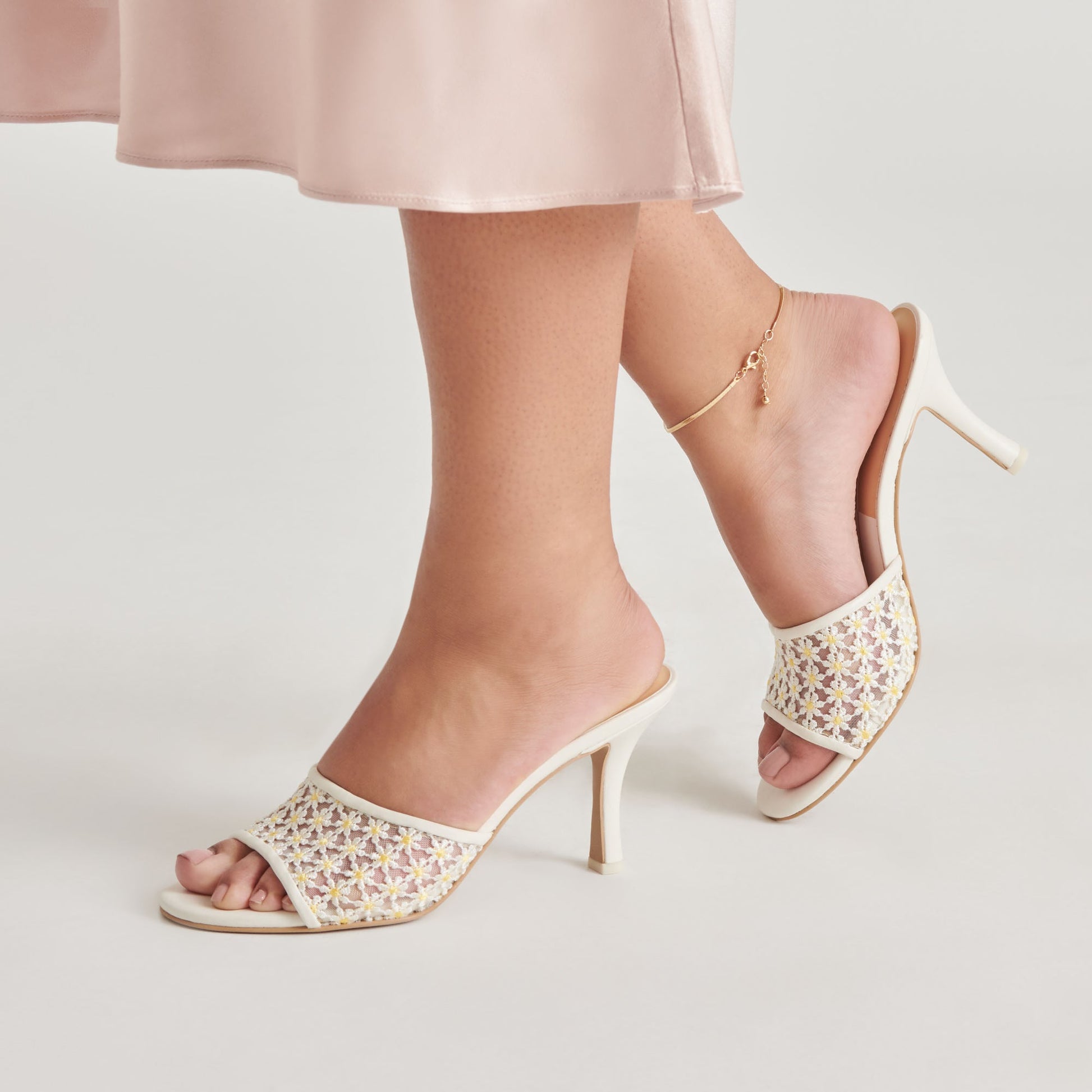 LAVENA FLORAL HEELS WHITE YELLOW FLORAL MESH
 – Dolce Vita