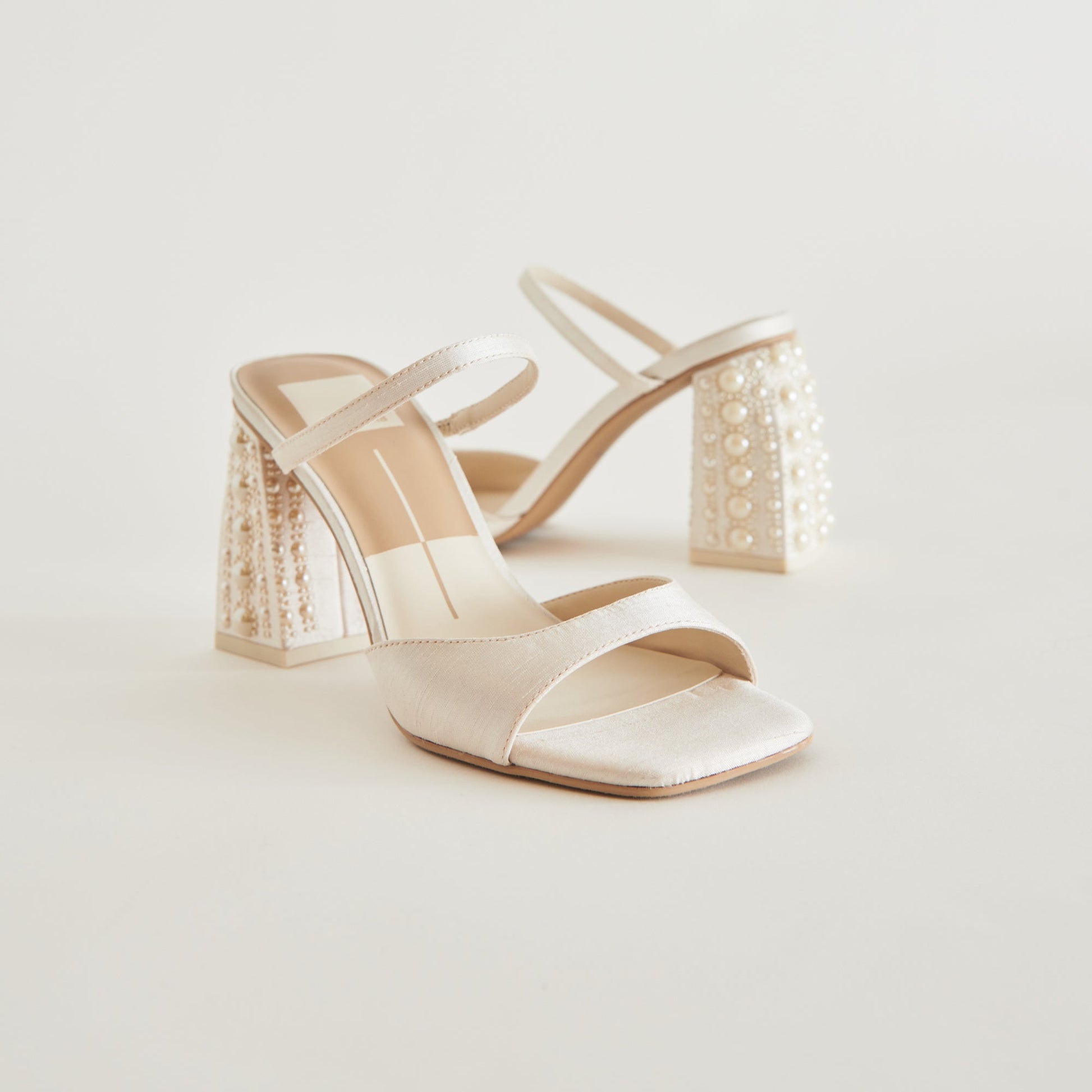 JEMMY PEARL HEELS VANILLA SILK
 – Dolce Vita