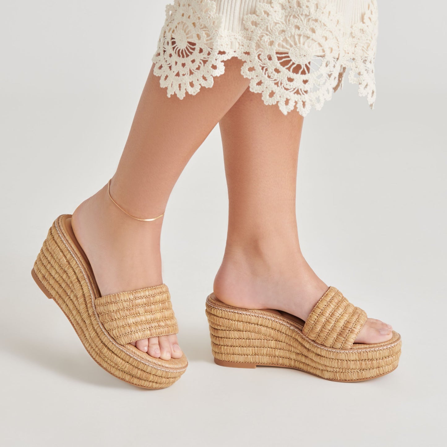 Throne Lt Natural Raffia Wedges