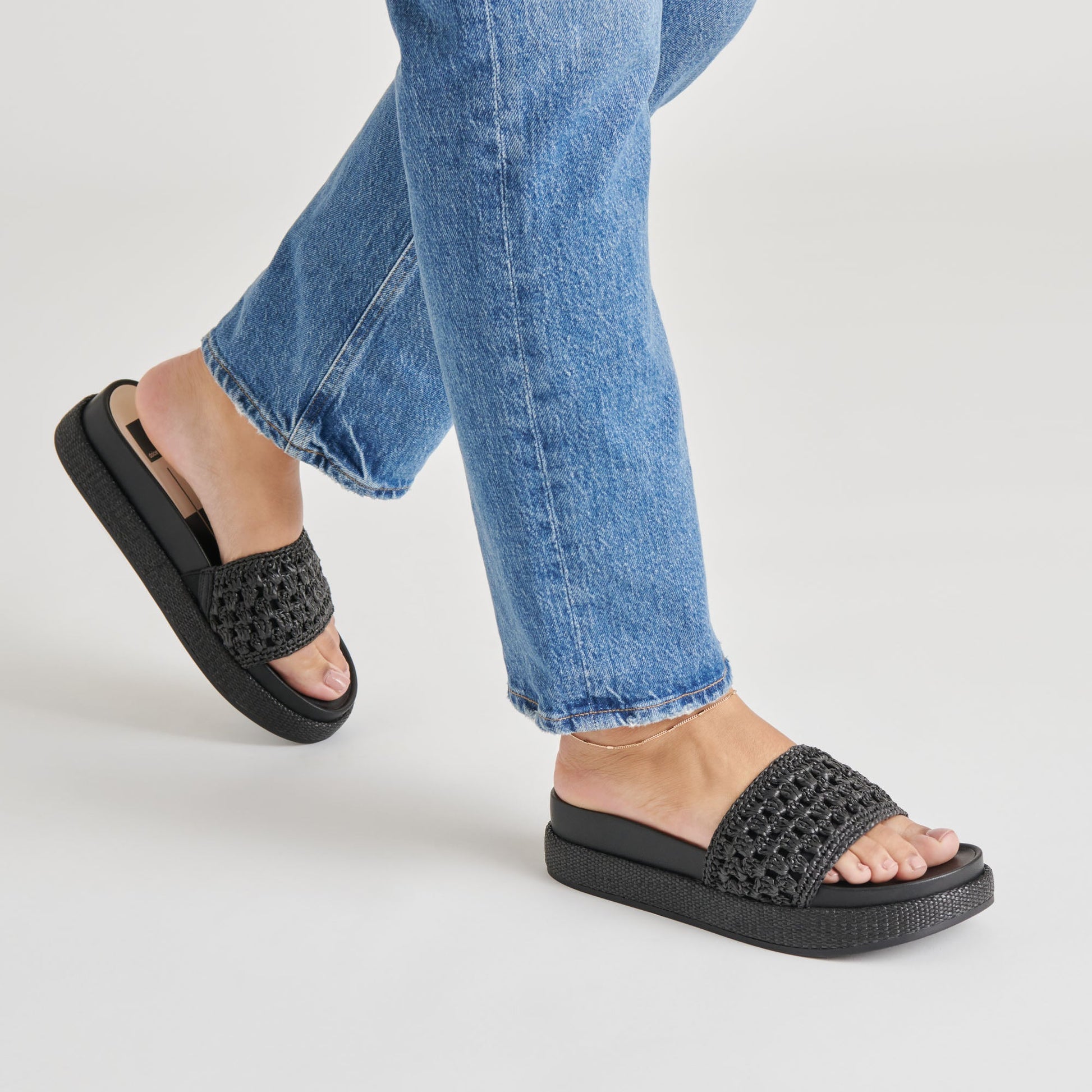 SIDONA SANDALS ONYX RAFFIA
 – Dolce Vita