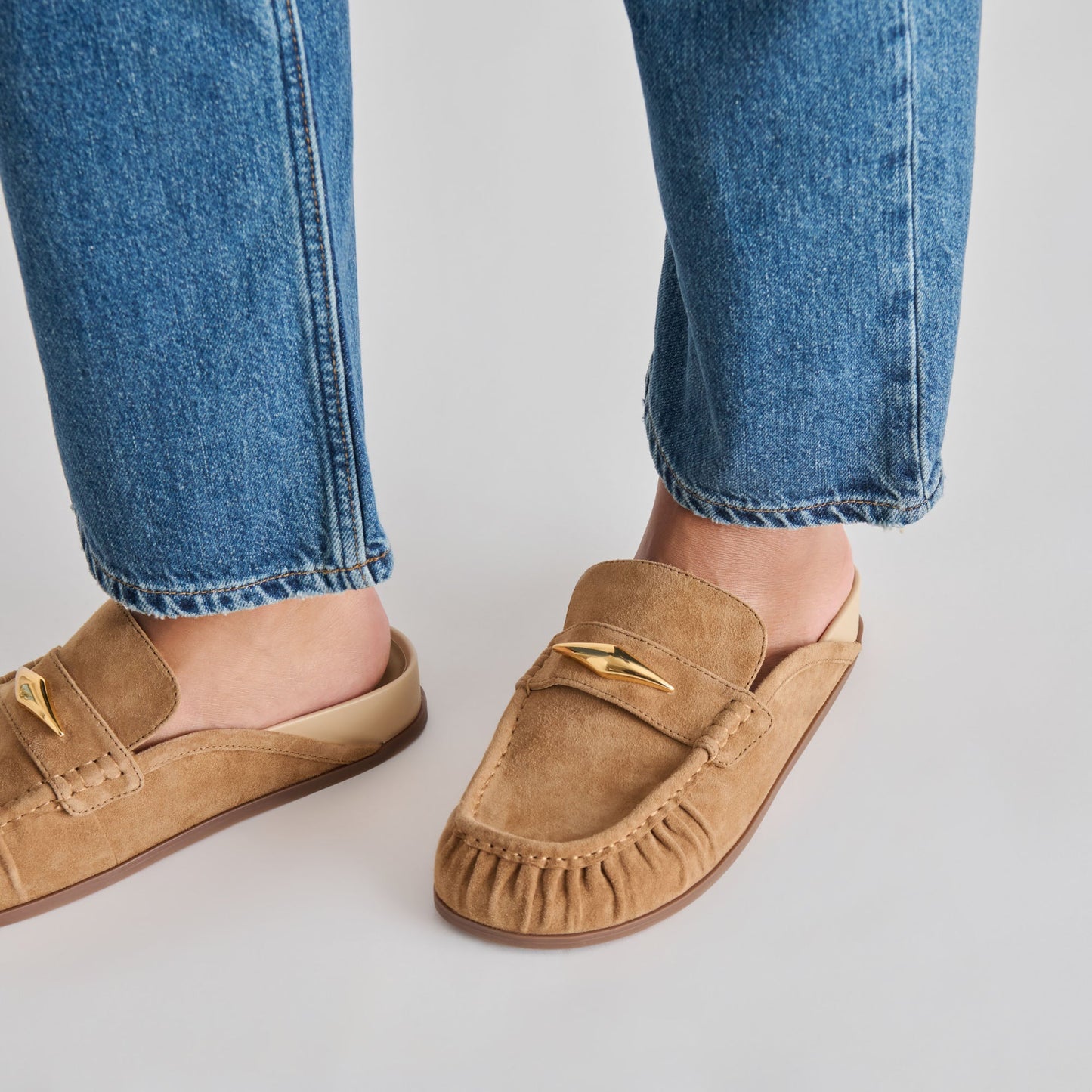 Jodero Lt Brown Suede Flats