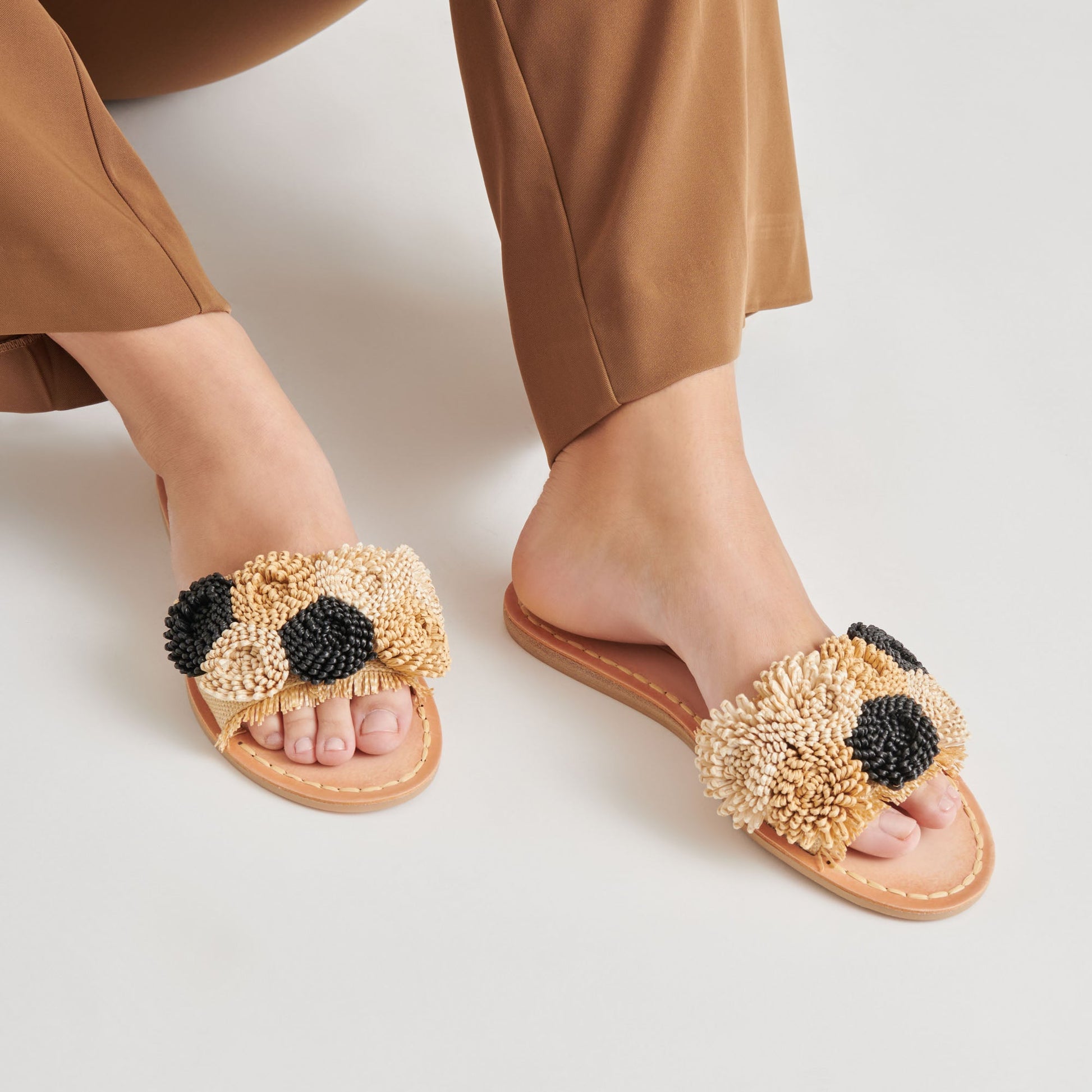 DANELA SANDALS BLACK NATURAL RAFFIA
 – Dolce Vita