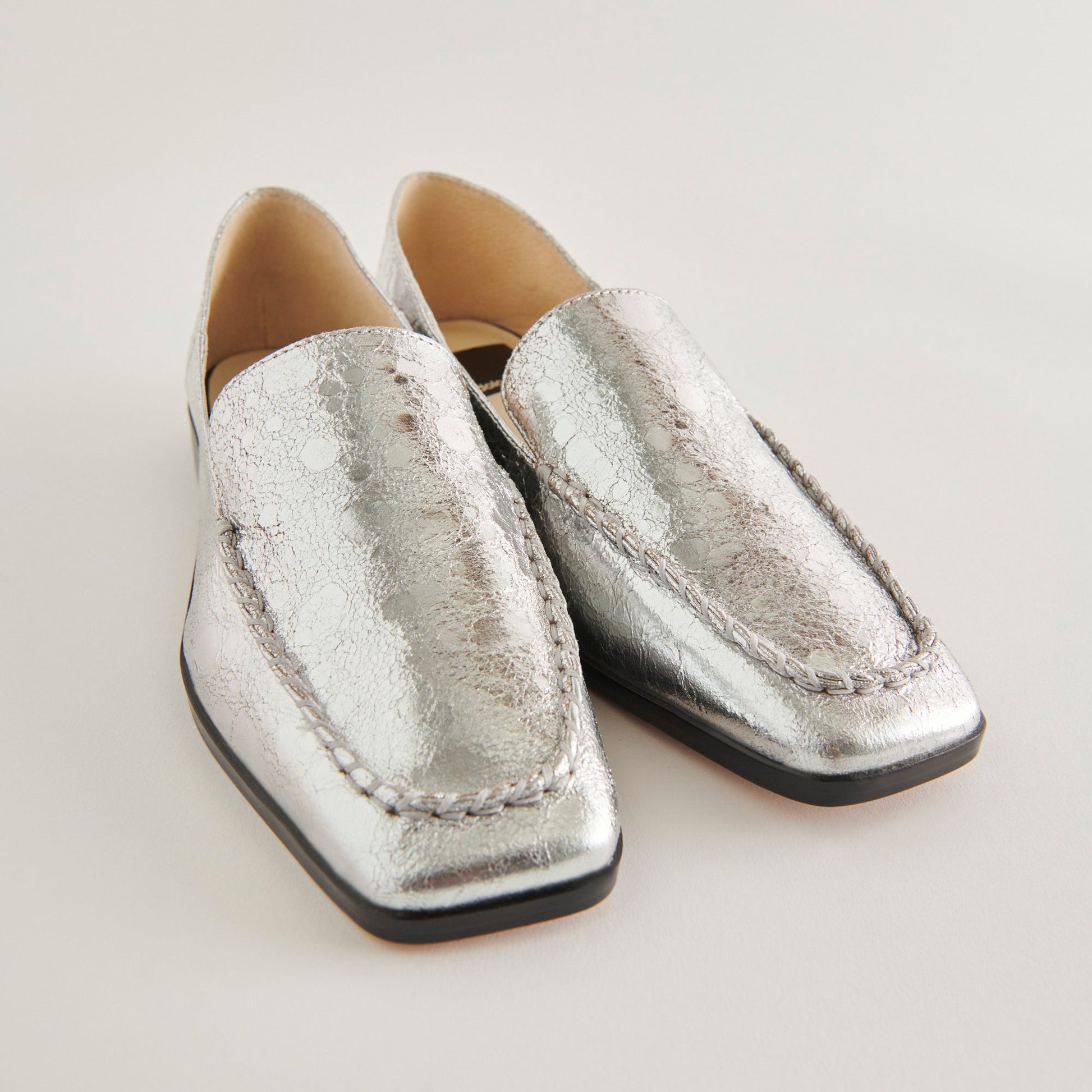 Beny Flats Silver Distressed Leather | Silver Leather Flats for Women
 – Dolce Vita