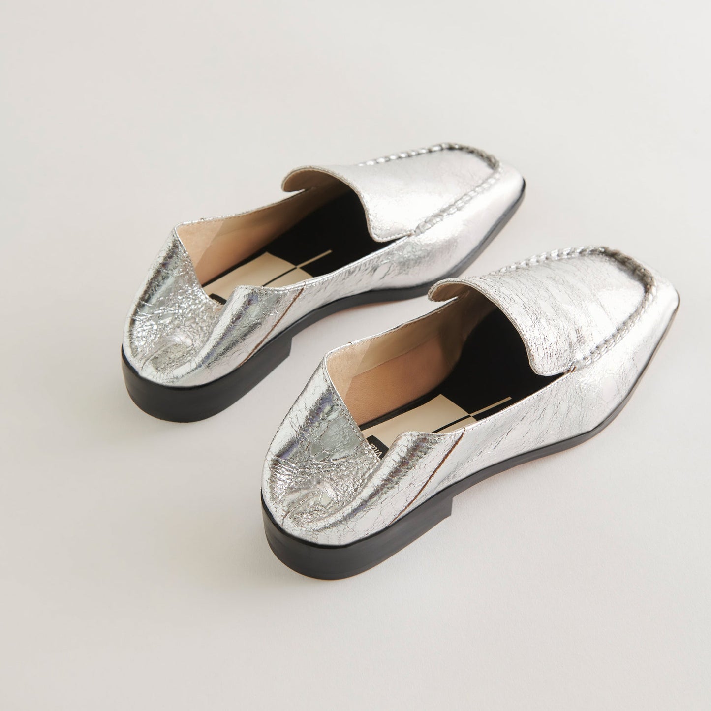 Beny Flats Silver Distressed Leather | Silver Leather Flats for Women
 – Dolce Vita
