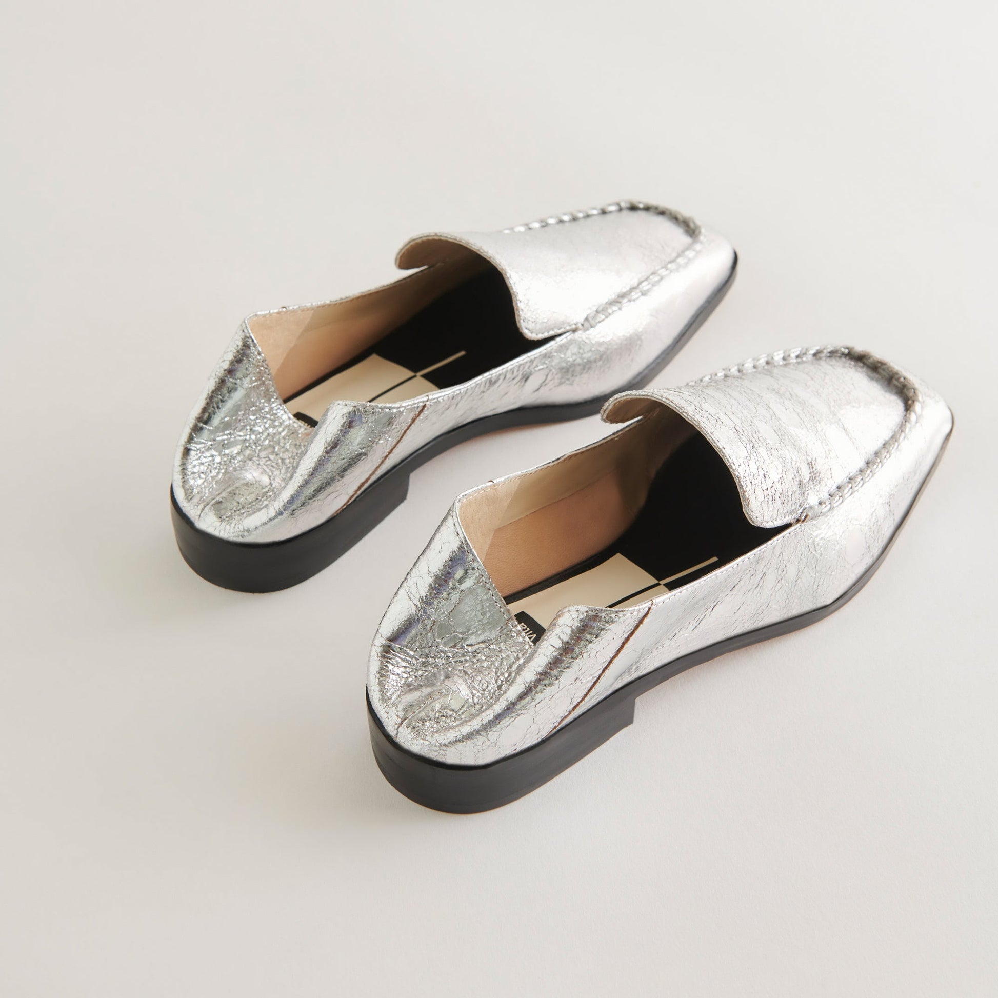 Beny Flats Silver Distressed Leather | Silver Leather Flats for Women
 – Dolce Vita