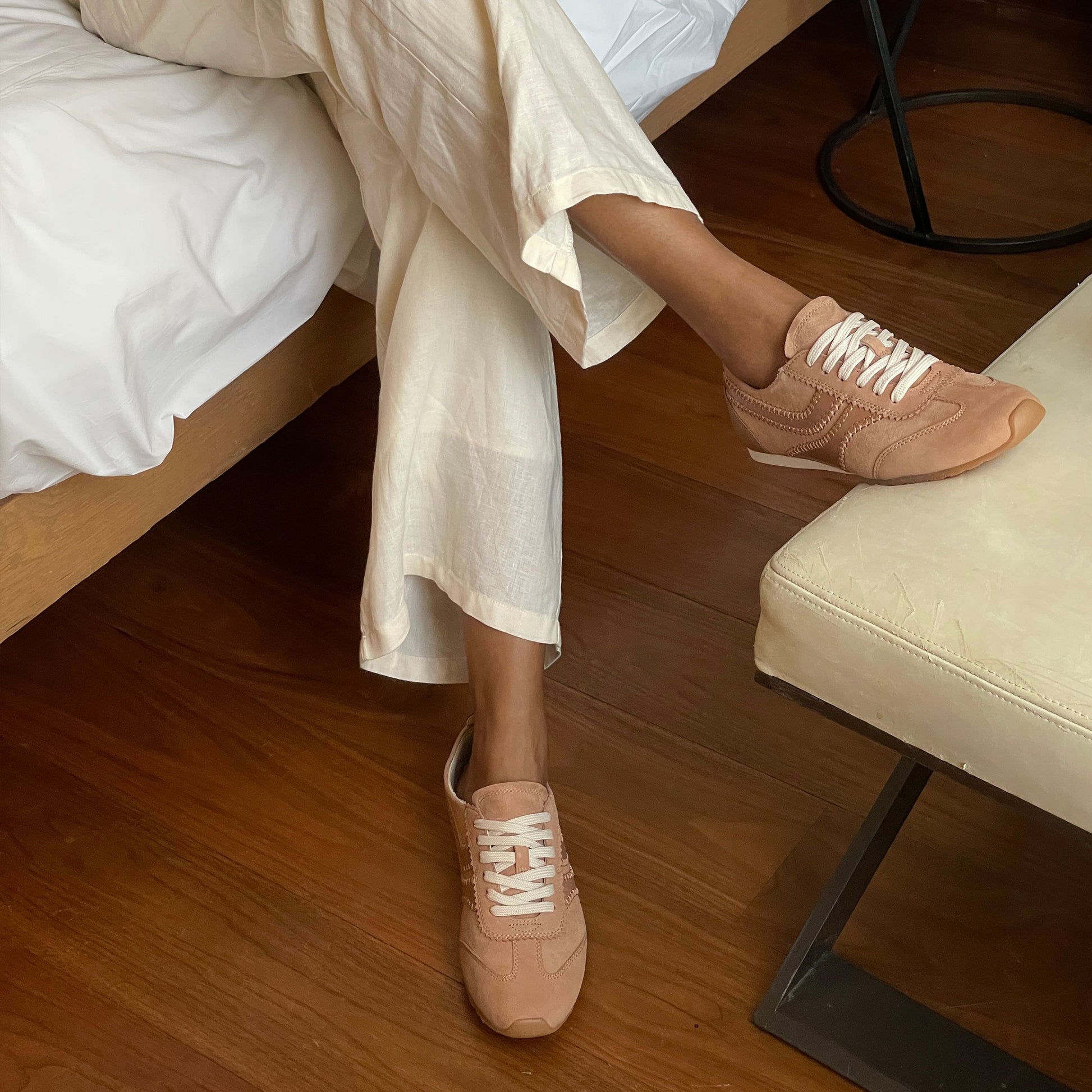 DELANY SNEAKERS TOFFEE NUBUCK
 – Dolce Vita