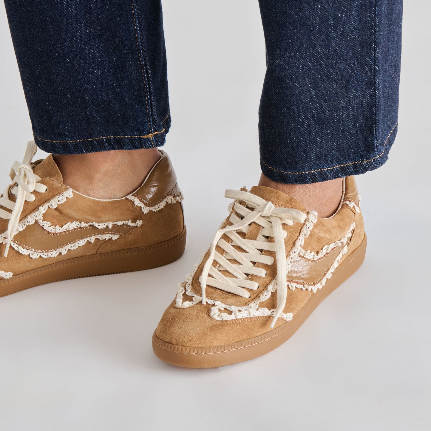 Notice Lace Lt Brown Suede Sneakers