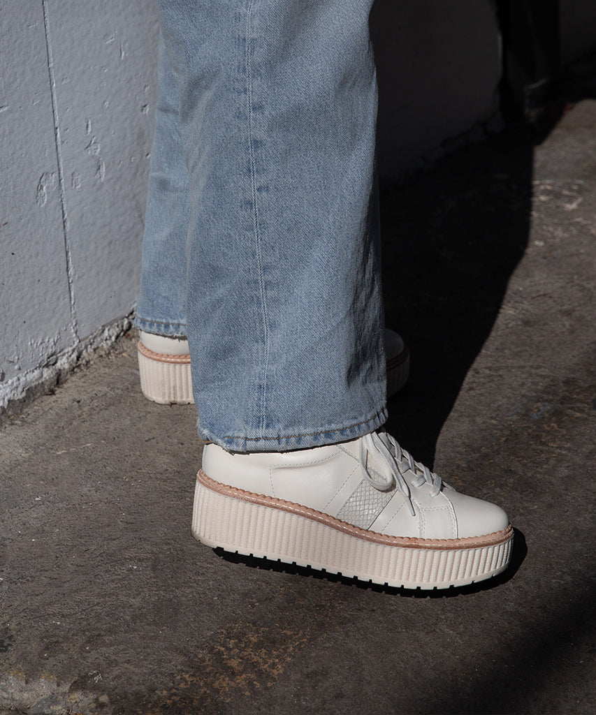 TIGER SNEAKERS WHITE LEATHER
 – Dolce Vita