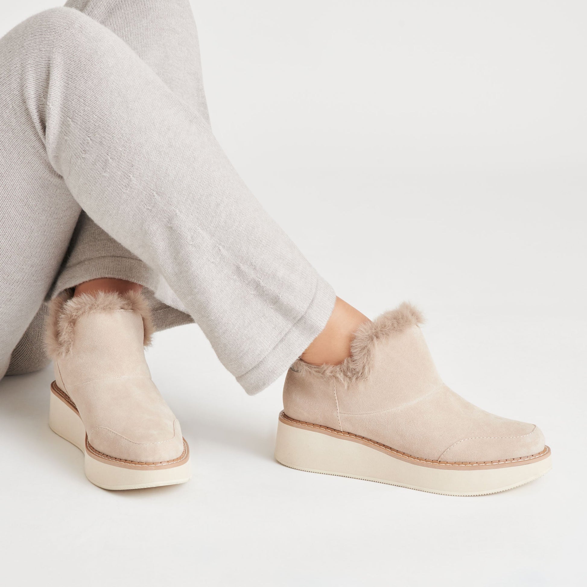 ARDY PLUSH H2O BOOTIES TAUPE SUEDE
 – Dolce Vita