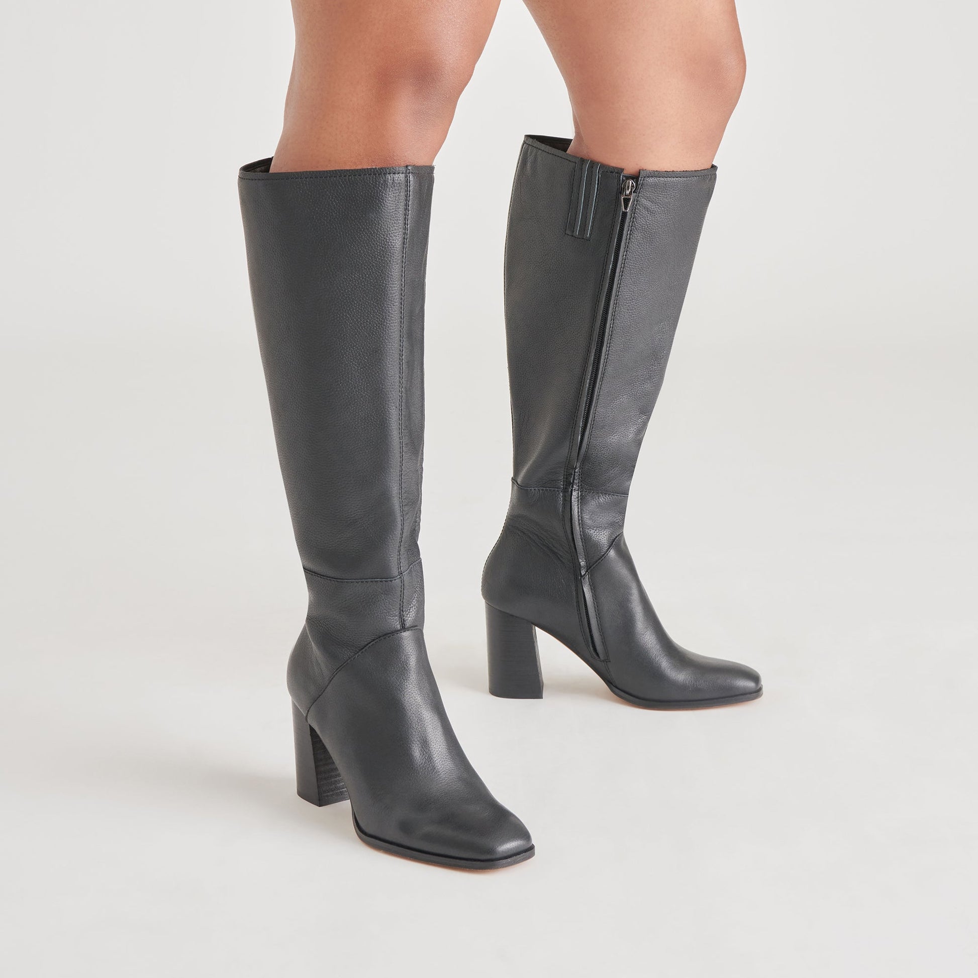 FYNN Wide Calf Boots Onyx Leather | Women's Onyx Knee-High Boots
 – Dolce Vita