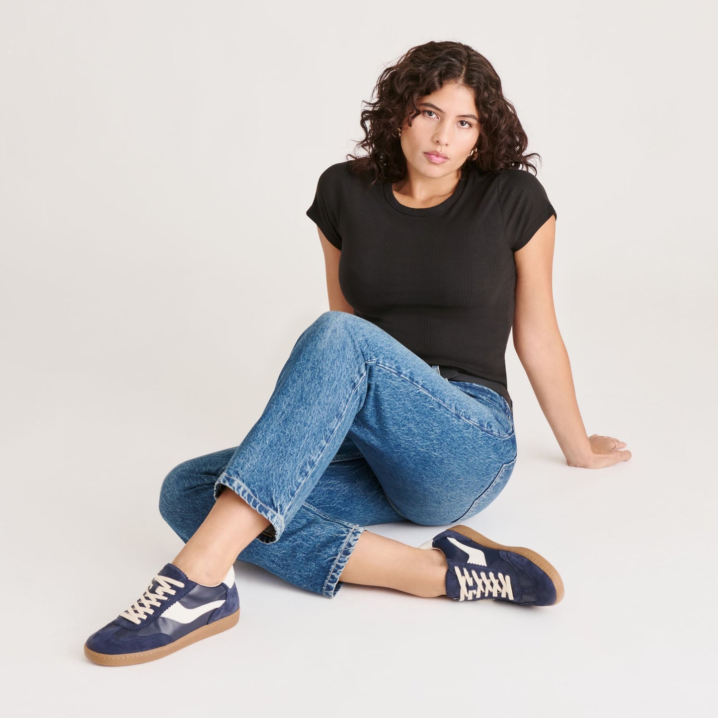 NOTICE SNEAKERS NAVY SUEDE
 – Dolce Vita