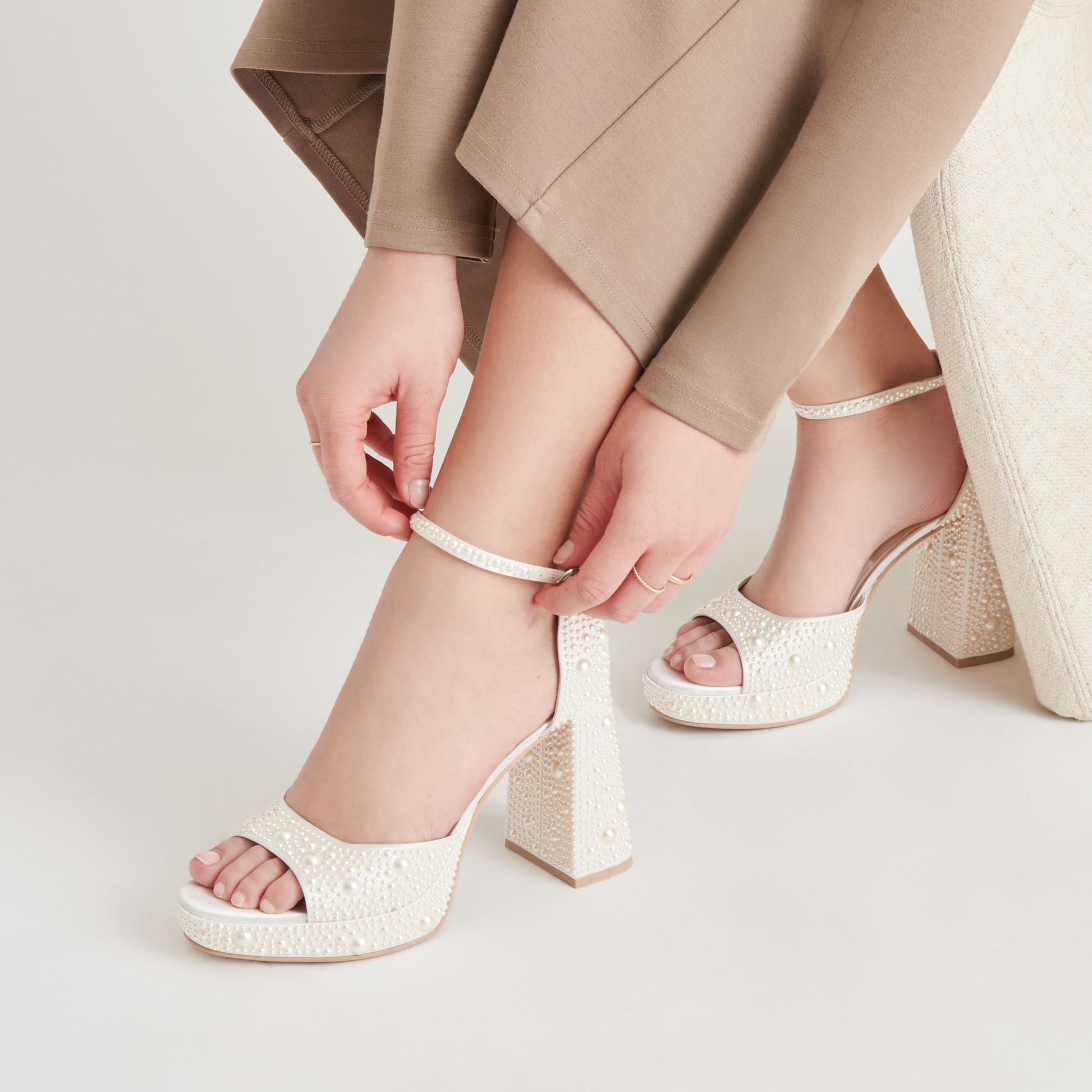 PANDRO PEARL HEELS TRUE WHITE SATIN
 – Dolce Vita
