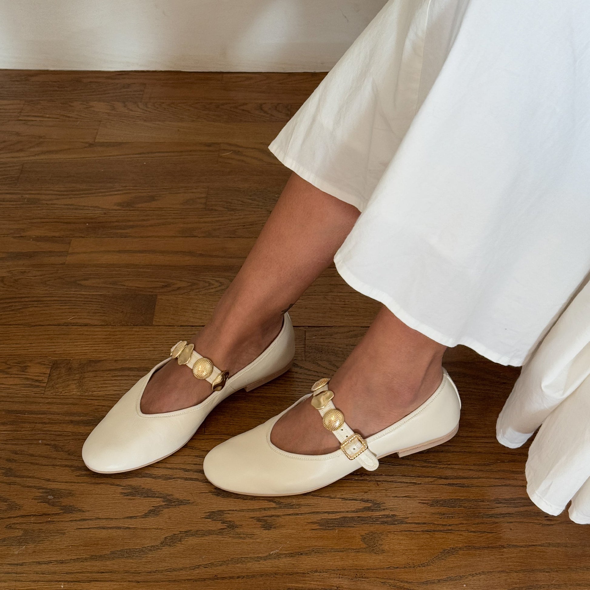 Relan Off White Leather Ballet Flats