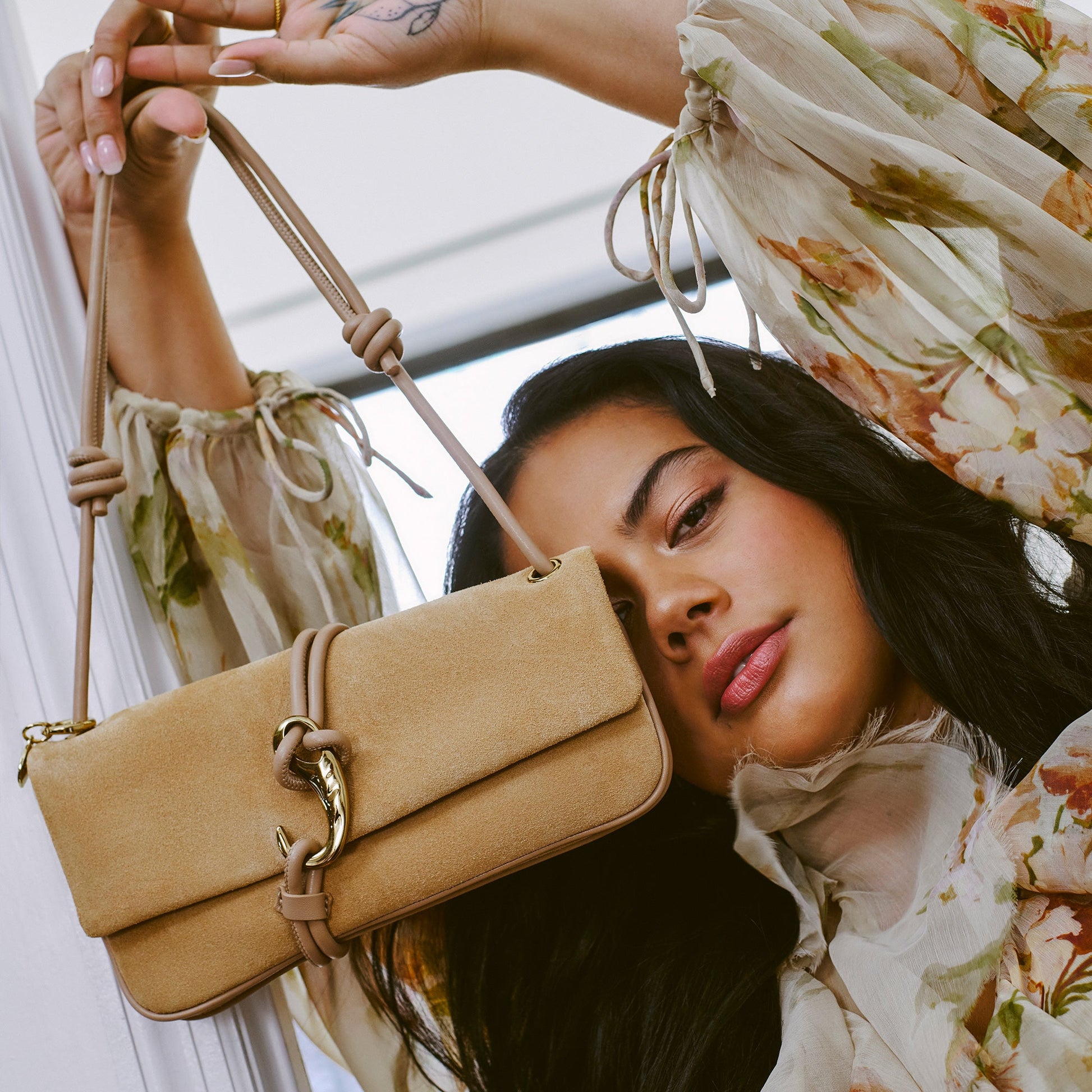 ALICE SHOULDER BAG BEIGE SUEDE
 – Dolce Vita