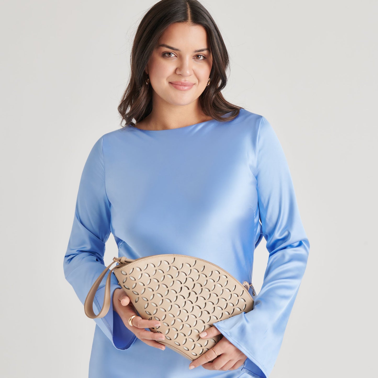 ISOLDE CLUTCH BEIGE STELLA
 – Dolce Vita