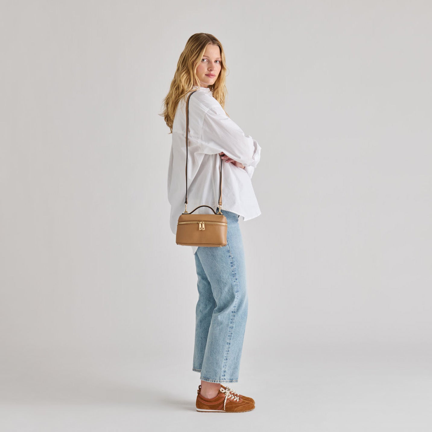 Leony Tan Leather Crossbody