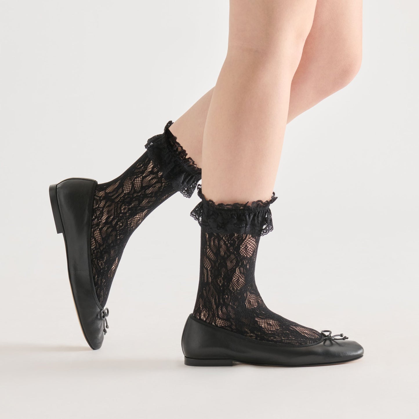 Lace Ruffle Black Crew Socks