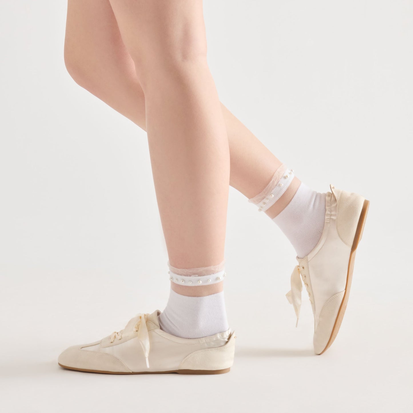 Sheer Ruffle White Pearl Anklet Socks